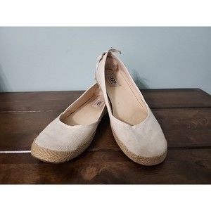 UGG Australia s/n 1003493 Canvas Espadrille Slip On Flats Shoes Size 7 US